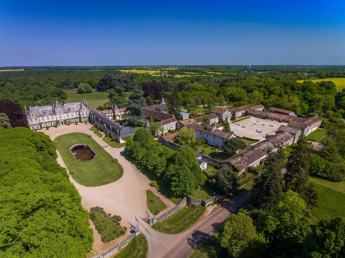 Chateau De Curzay Exterior photo