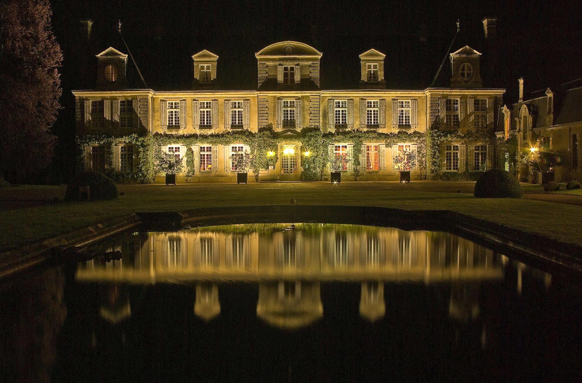 Chateau De Curzay Exterior photo