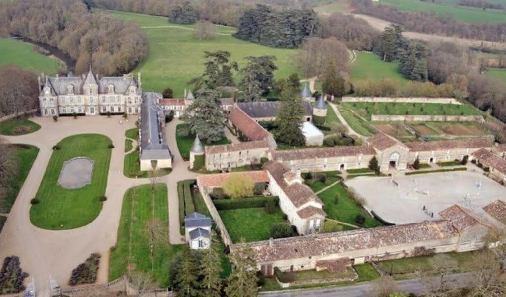 Chateau De Curzay Exterior photo